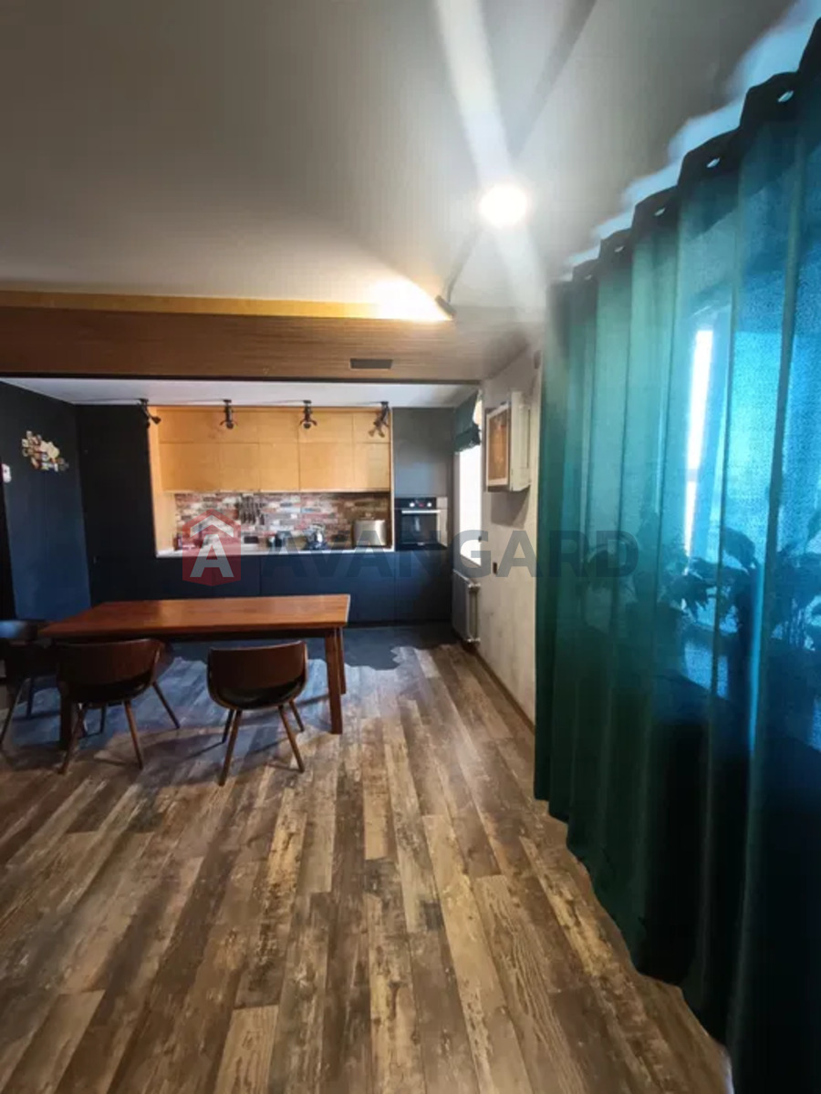 3 ��. ��������, 65/-/25 ��. �., 9/9 ������ ���� 2