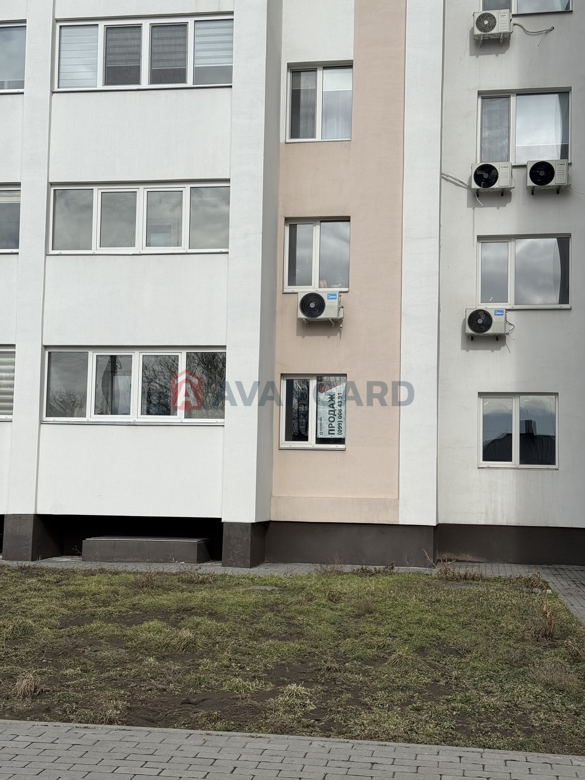 2 ��. ��������, 58/33/8 ��. �., 1/10 ������ ���� 23