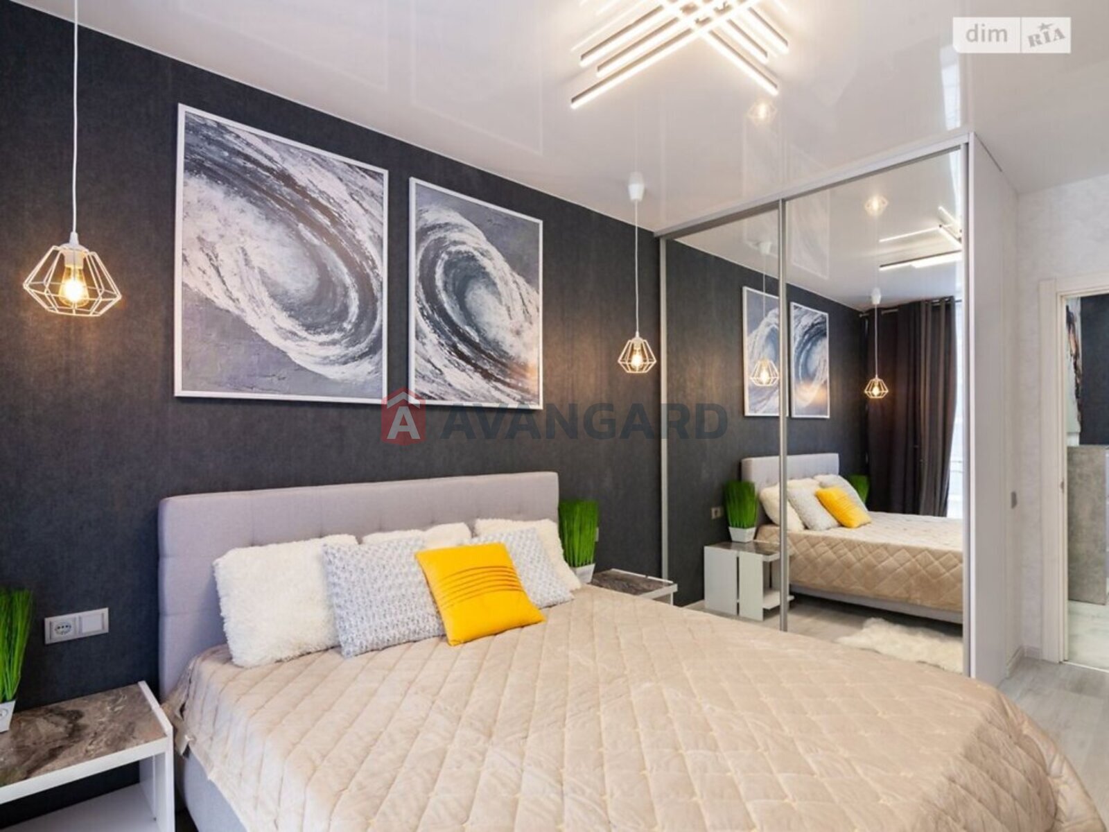 1 ��. ��������, 40/-/- ��. �., 4/10 ������ ���� 6