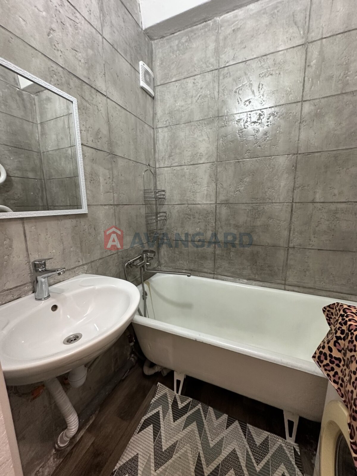 2 ��. ��������, 50/-/9 ��. �., 7/9 ������ ���� 6