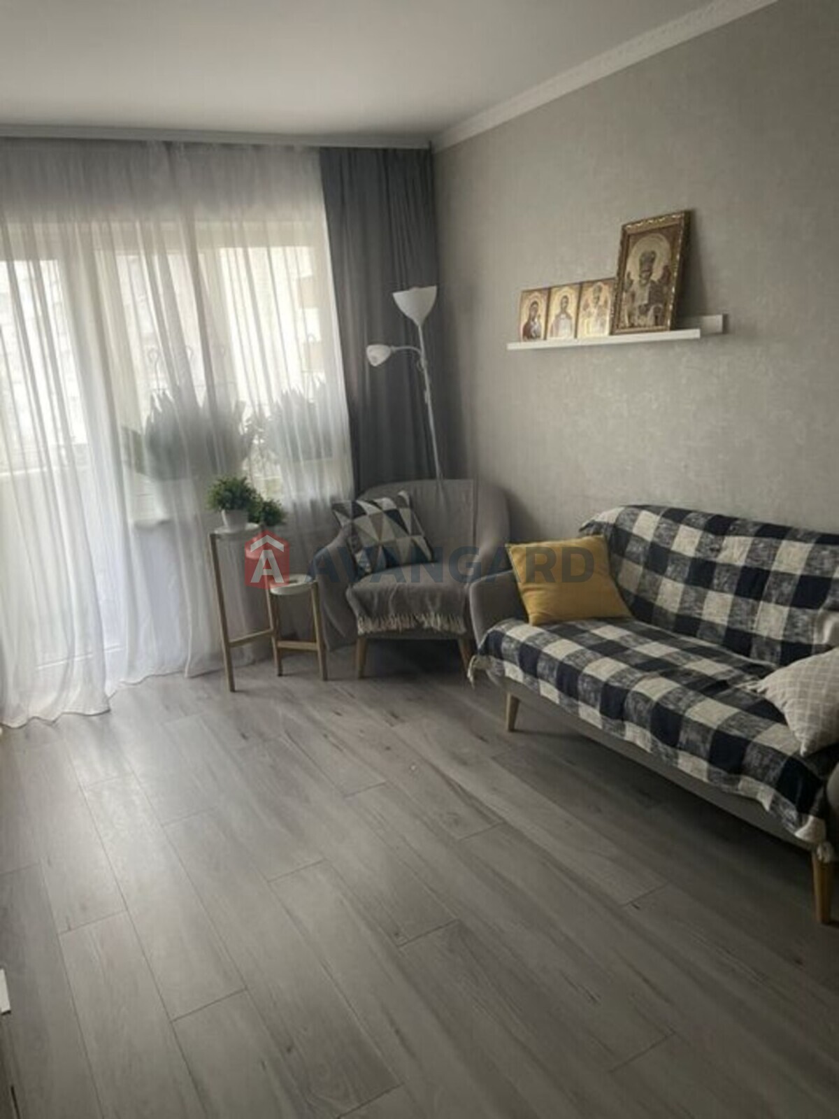 3 ����. ��������, 69/-/8 ��. �., 6/9 ���� ���� 8