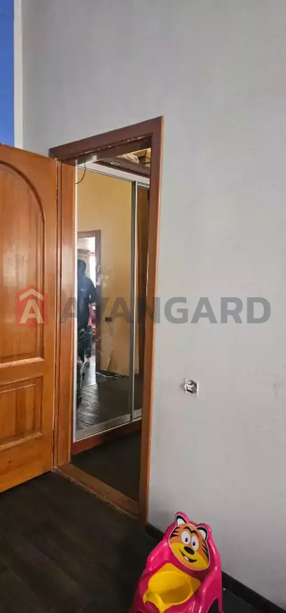 1 ��. ��������, 51/44/7 ��. �., 3/3 ������ ���� 9