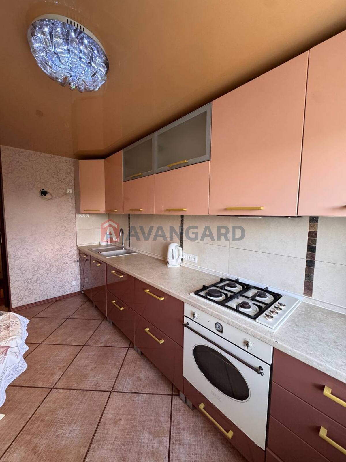 3 ��. ��������, 65/-/10 ��. �., 9/9 ������ ���� 1