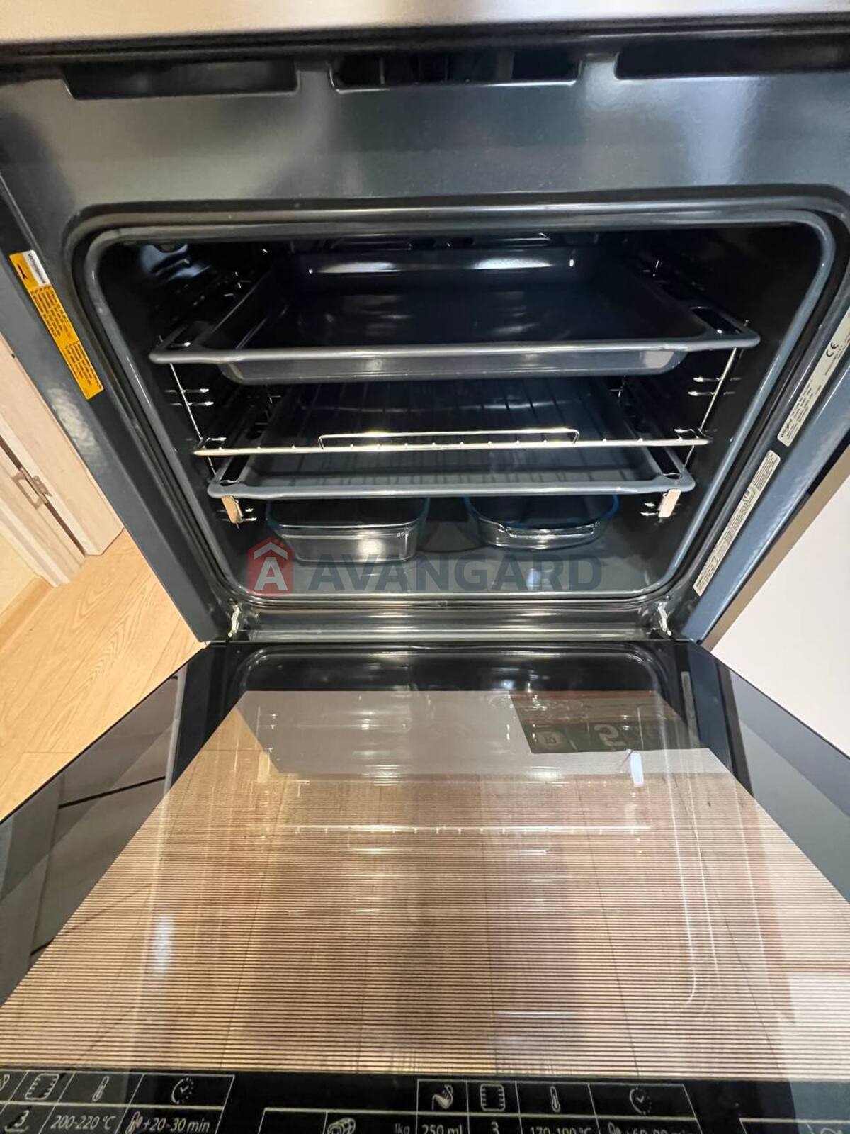 3 ��. ��������, 65/40/8 ��. �., 9/9 ������ ���� 18