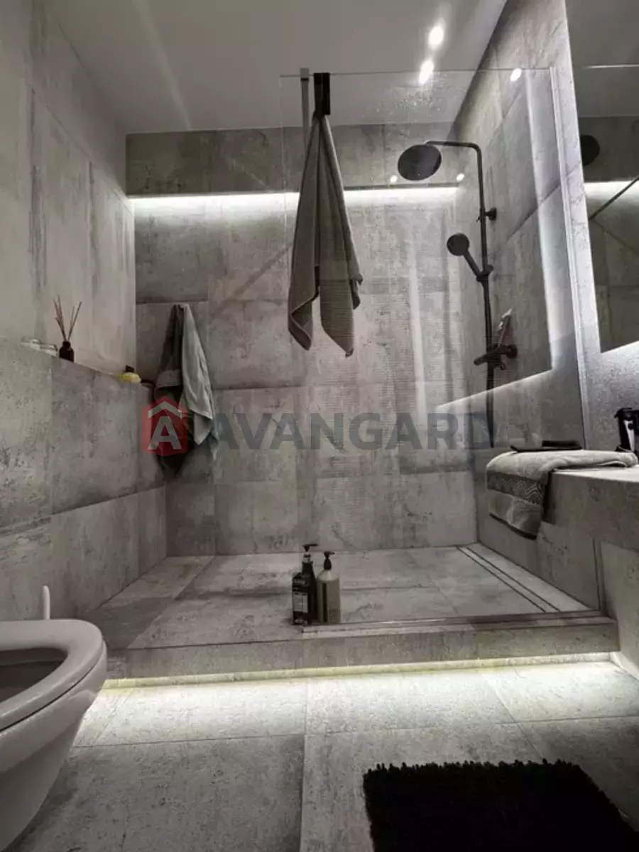 3 ��. ��������, 78/-/30 ��. �., 10/12 ������ ���� 20