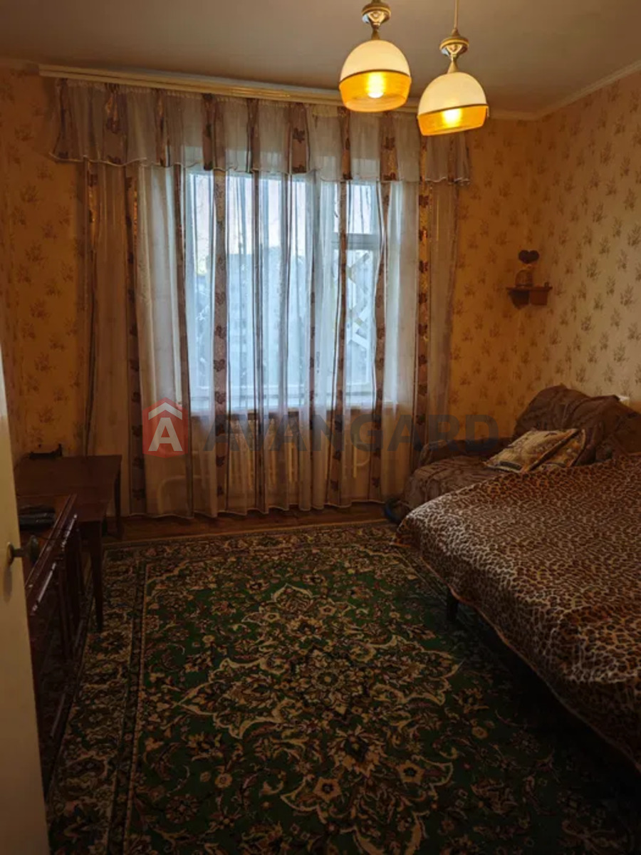 2 ��. ��������, 50/-/8 ��. �., 8/9 ������ ���� 10