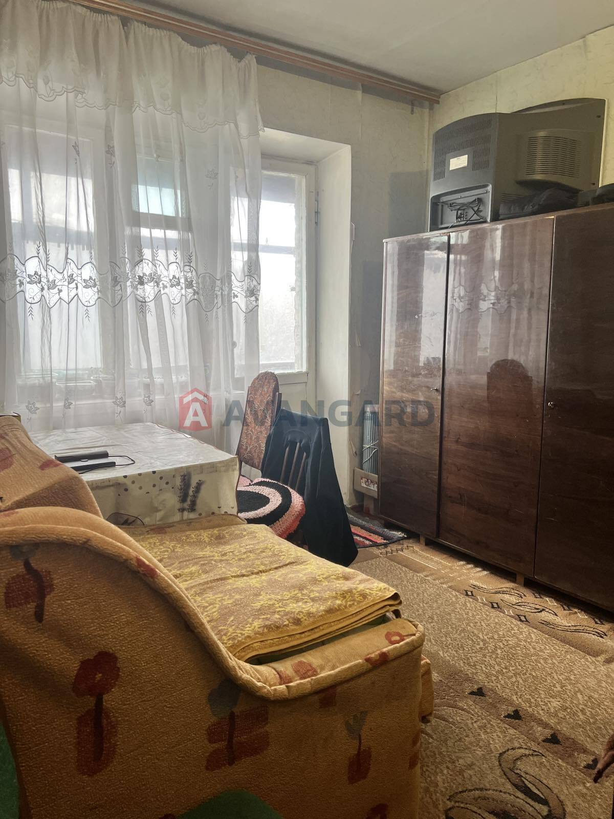 1 ��. ��������, 32/-/7 ��. �., 4/4 ������ ���� 4