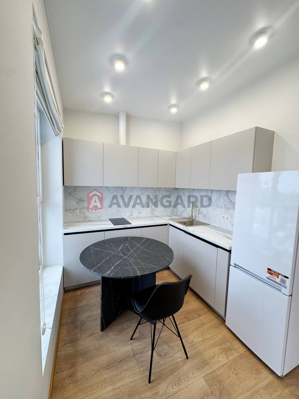 1 ��. ��������, 36/25/10 ��. �., 5/5 ������ ���� 8