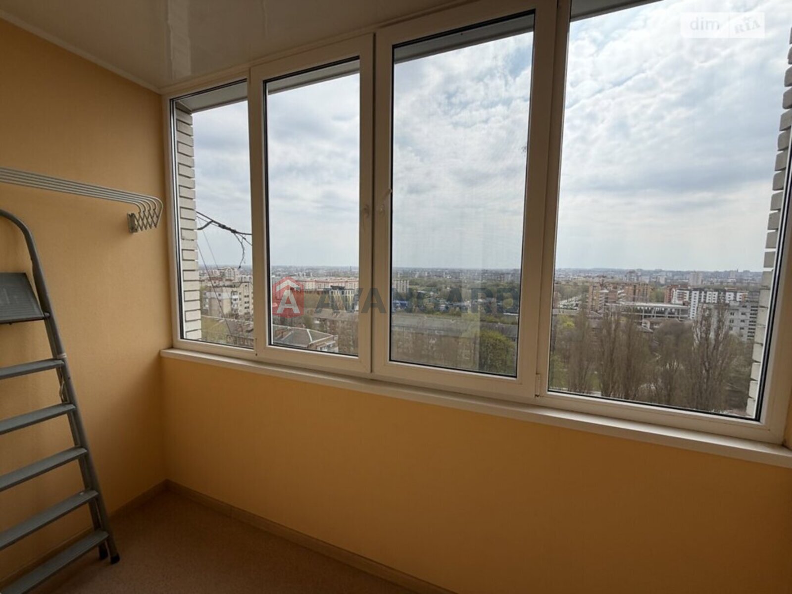 3 ��. ��������, 108/55/10 ��. �., 9/10 ������ ���� 9