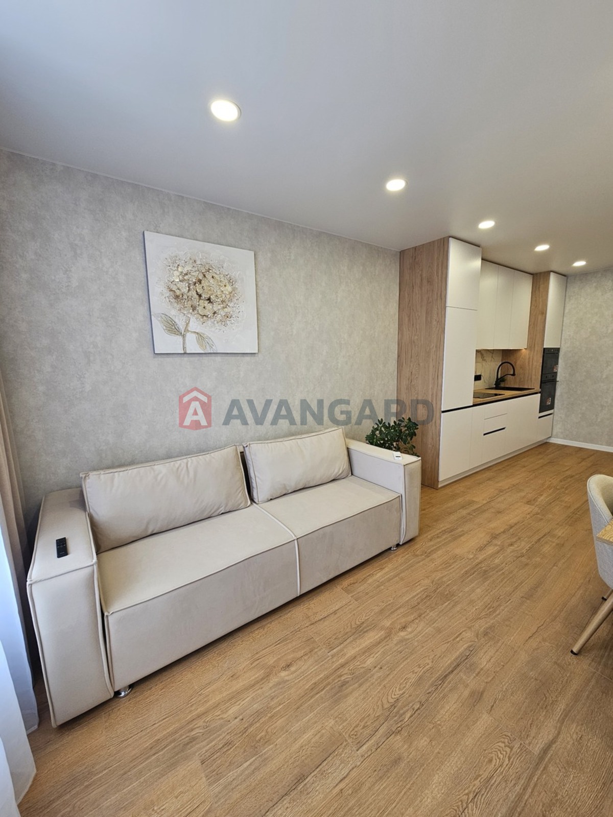 1 ��. ��������, 43/13/21 ��. �., 17/20 ������ ���� 8