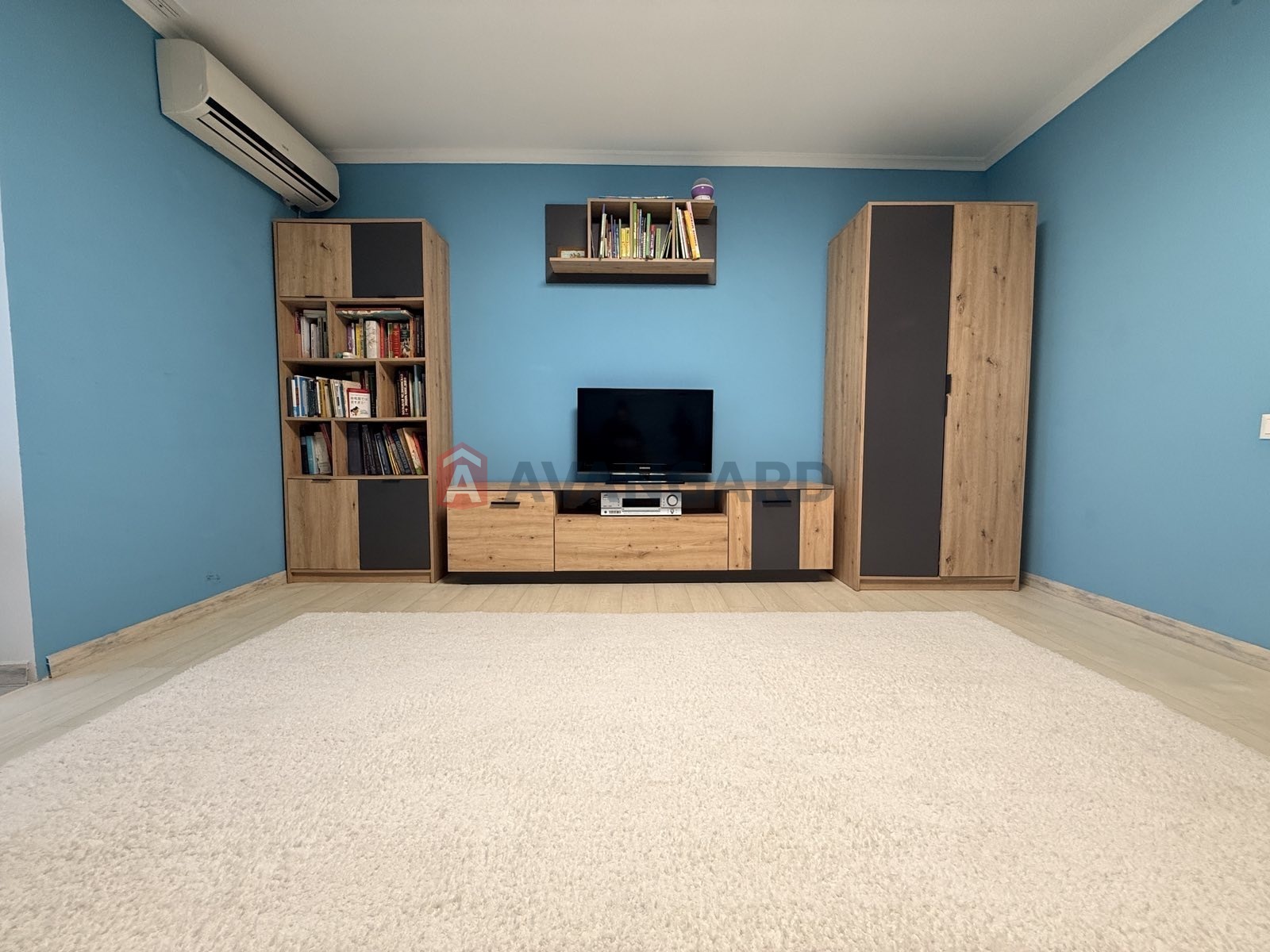 2 ��. ��������, 55/40/8 ��. �., 9/10 ������ ���� 14