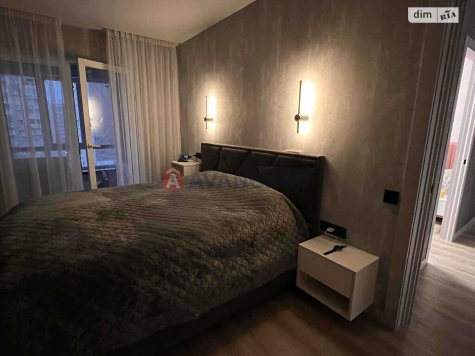 3 ��. ��������, 78/-/10 ��. �., 5/10 ������ ���� 23