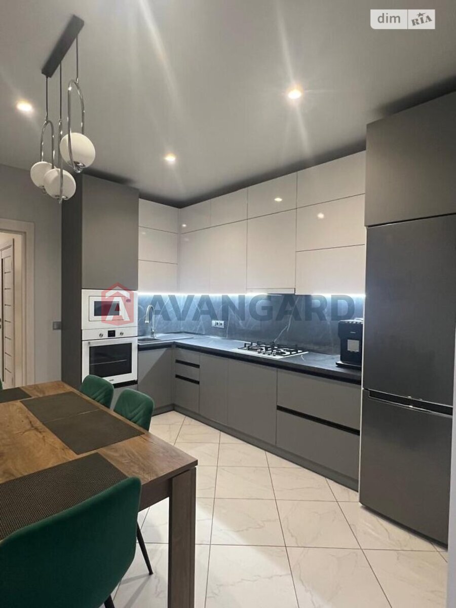 2 ��. ��������, 68/-/- ��. �., 5/5 ������ ���� 5