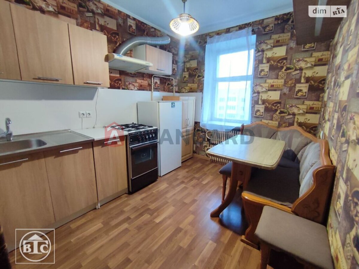 2 ��. ��������, 47/27/7 ��. �., 10/10 ������ ���� 3