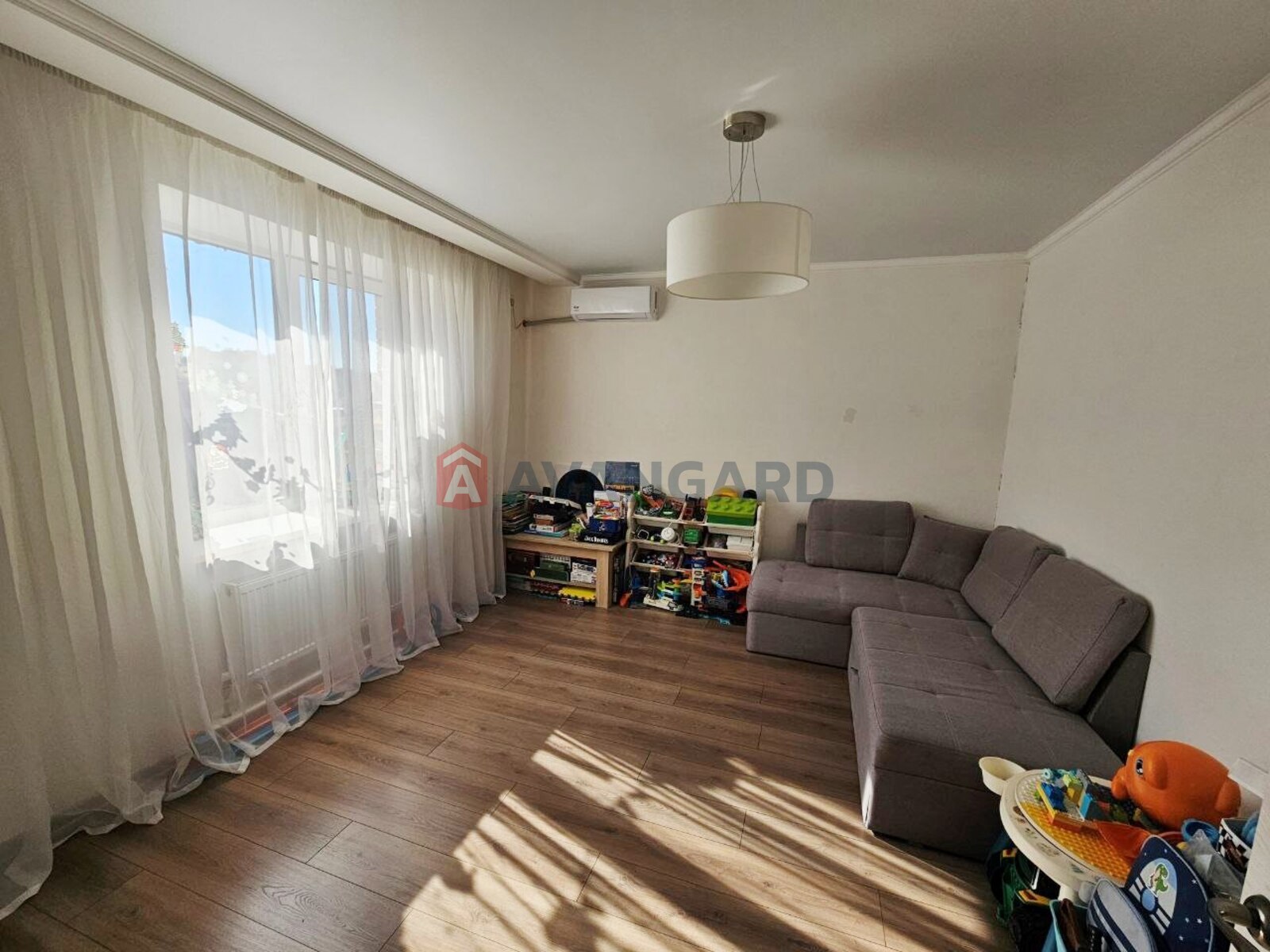 2 ��. ��������, 56/30/14 ��. �., 10/12 ������ ���� 10