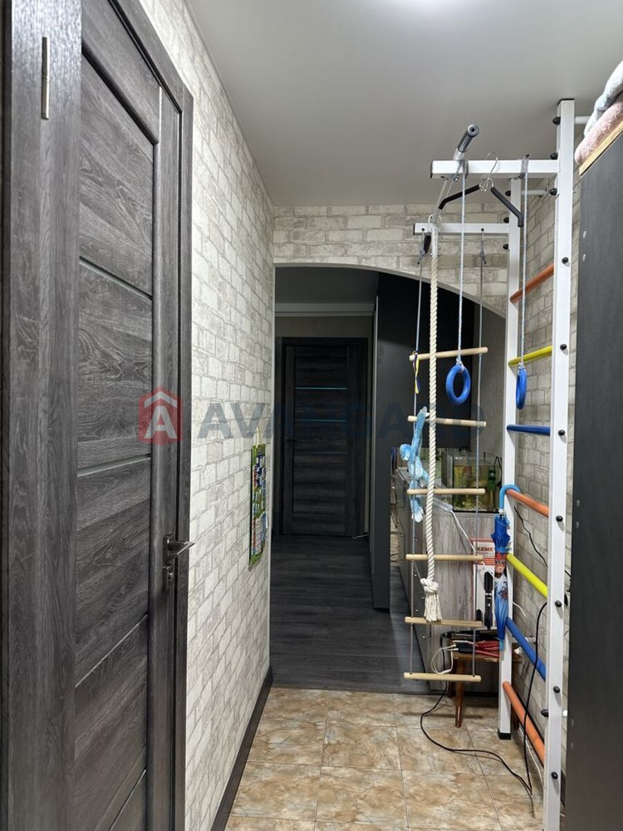 3 ��. ��������, 46/-/11 ��. �., 3/5 ������ ���� 8