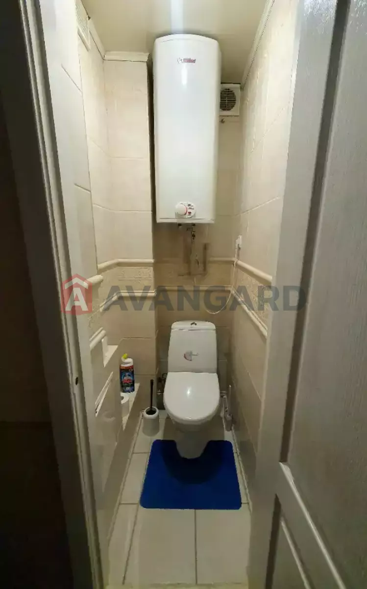 3 ��. ��������, 63/38/8 ��. �., 2/9 ������ ���� 17