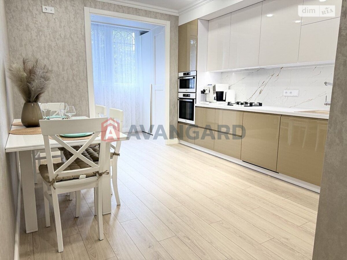 2 ��. ��������, 69/-/18 ��. �., 1/9 ������ ���� 15