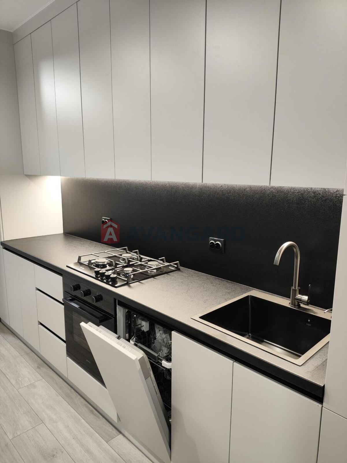 1 ��. ��������, 37/-/9 ��. �., 3/4 ������ ���� 3