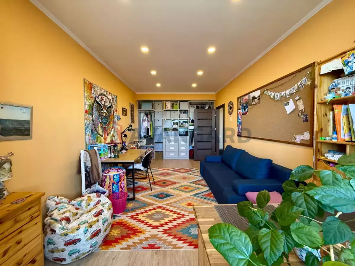 4 ��. ��������, 168/105/13 ��. �., 7/10 ������ ���� 20