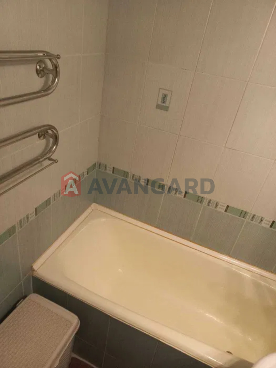 3 ����. ��������, 68/-/8 ��. �., 8/9 ���� ���� 14