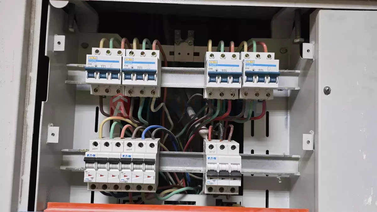 2 ��. ��������, 74/-/30 ��. �., 19/20 ������ ���� 8