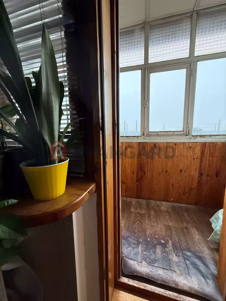 1 ��. ��������, 35/18/7 ��. �., 5/5 ������ ���� 14