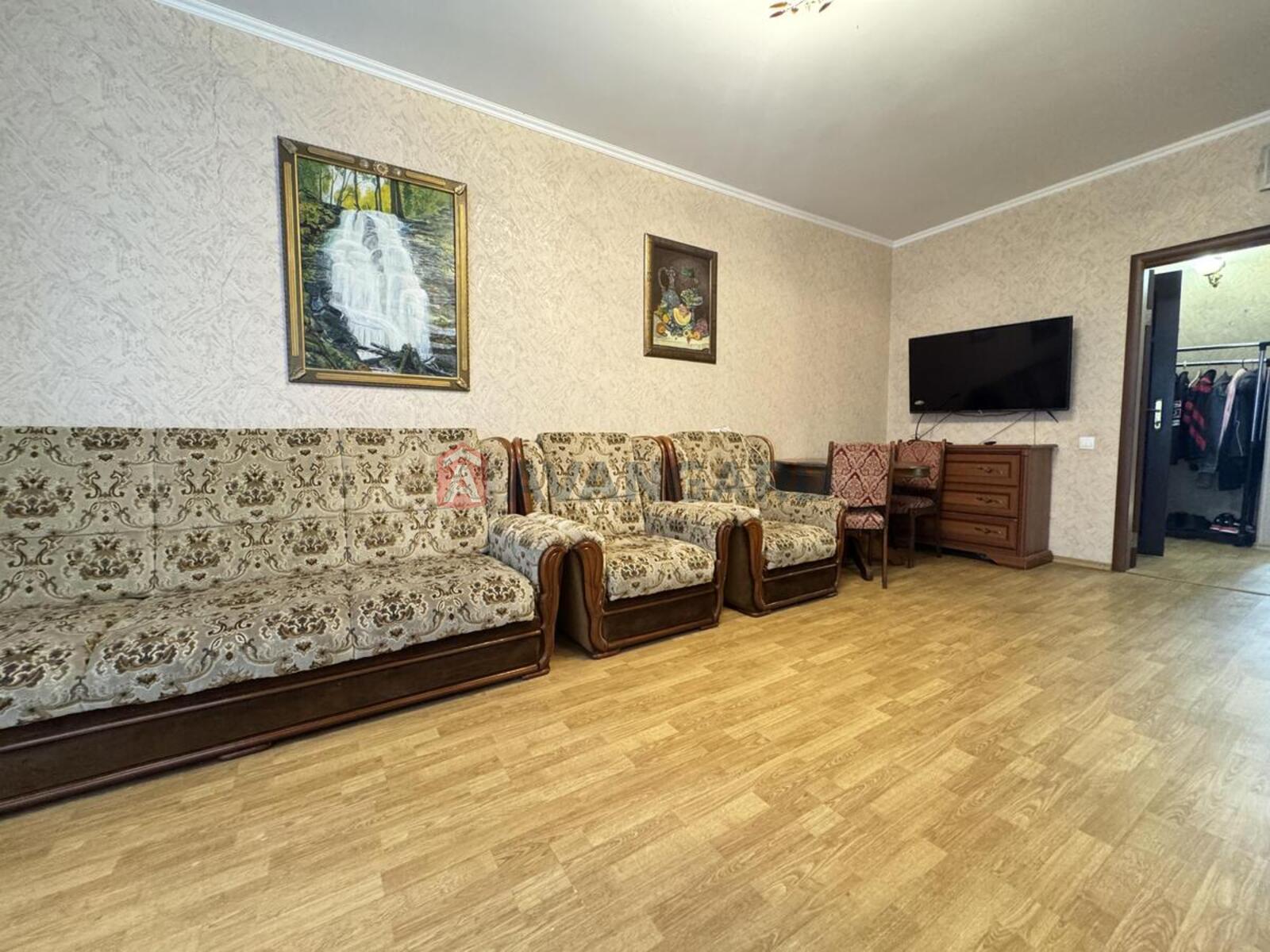 3 ����. ��������, 92/57/15 ��. �., 12/28 ���� ���� 9