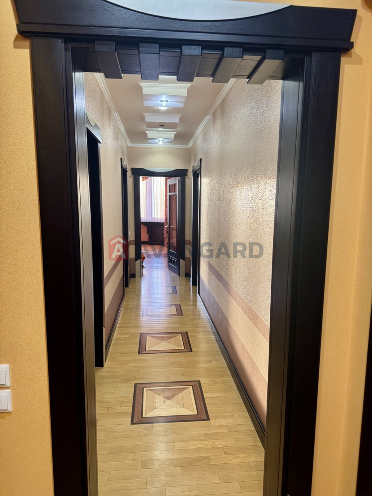 3 ����. ��������, 121/65/20 ��. �., 18/24 ���� ���� 8