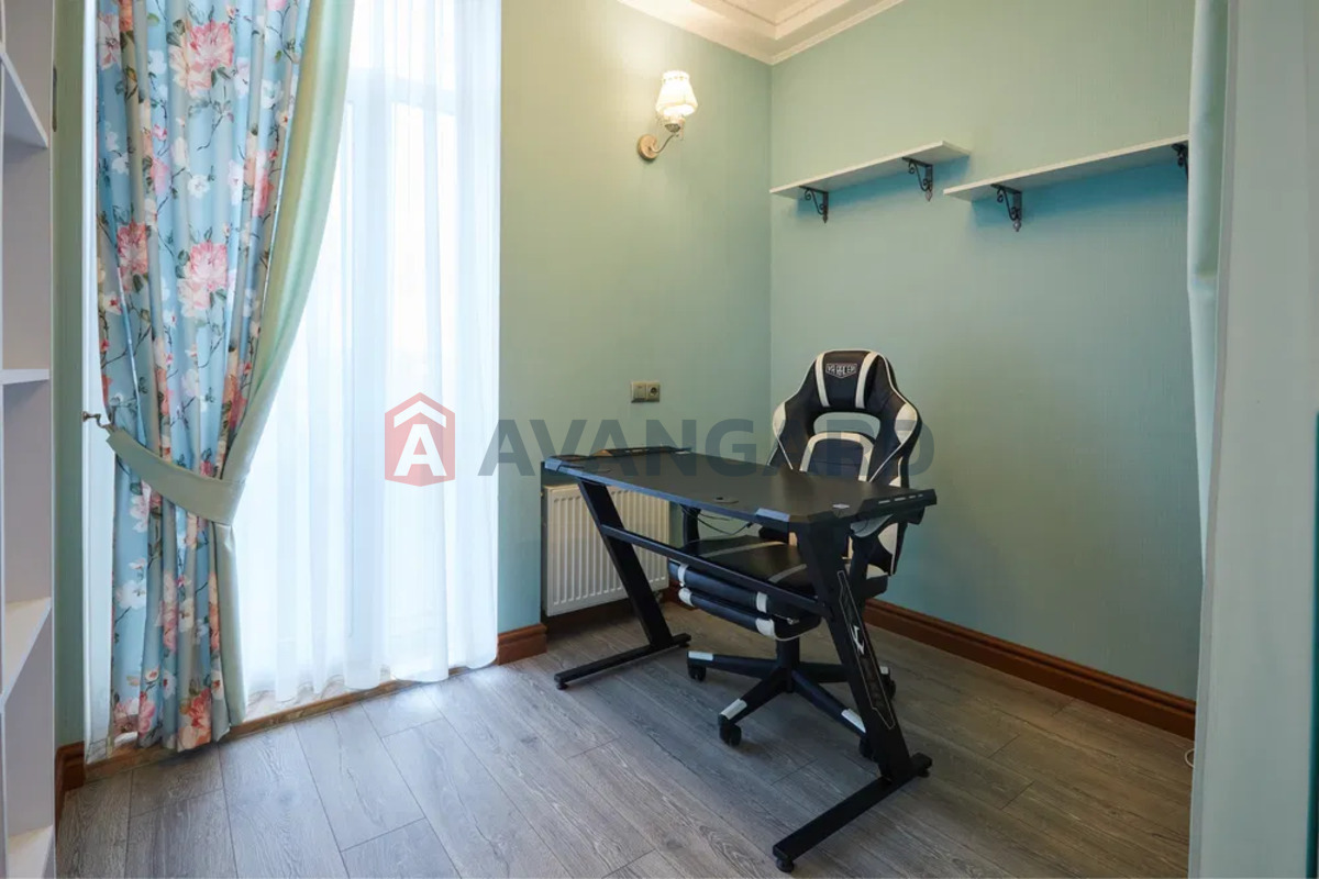 3 ����. ��������, 80/-/25 ��. �., 8/10 ���� ���� 12