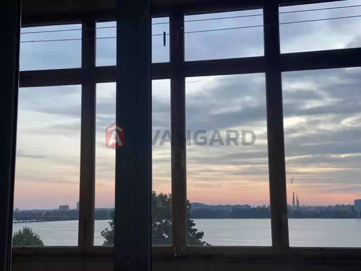 4 . , 75/-/7 . ., 5/9   7