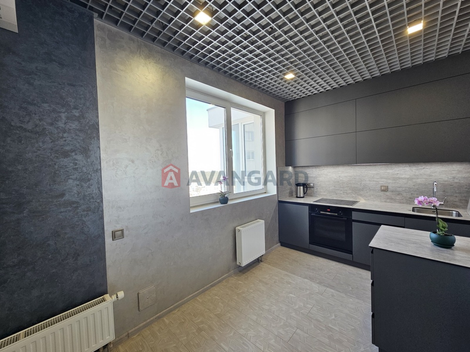 1 ��. ��������, 35/17/9 ��. �., 18/23 ������ ���� 4