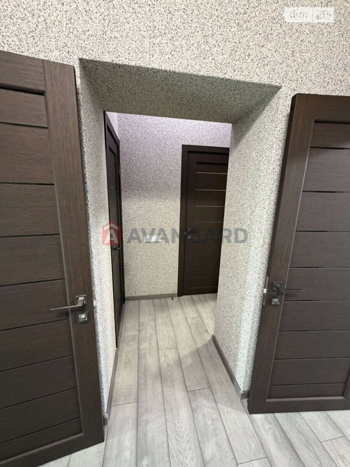 3 ��. ��������, 70/70/- ��. �., 2/5 ������ ���� 15