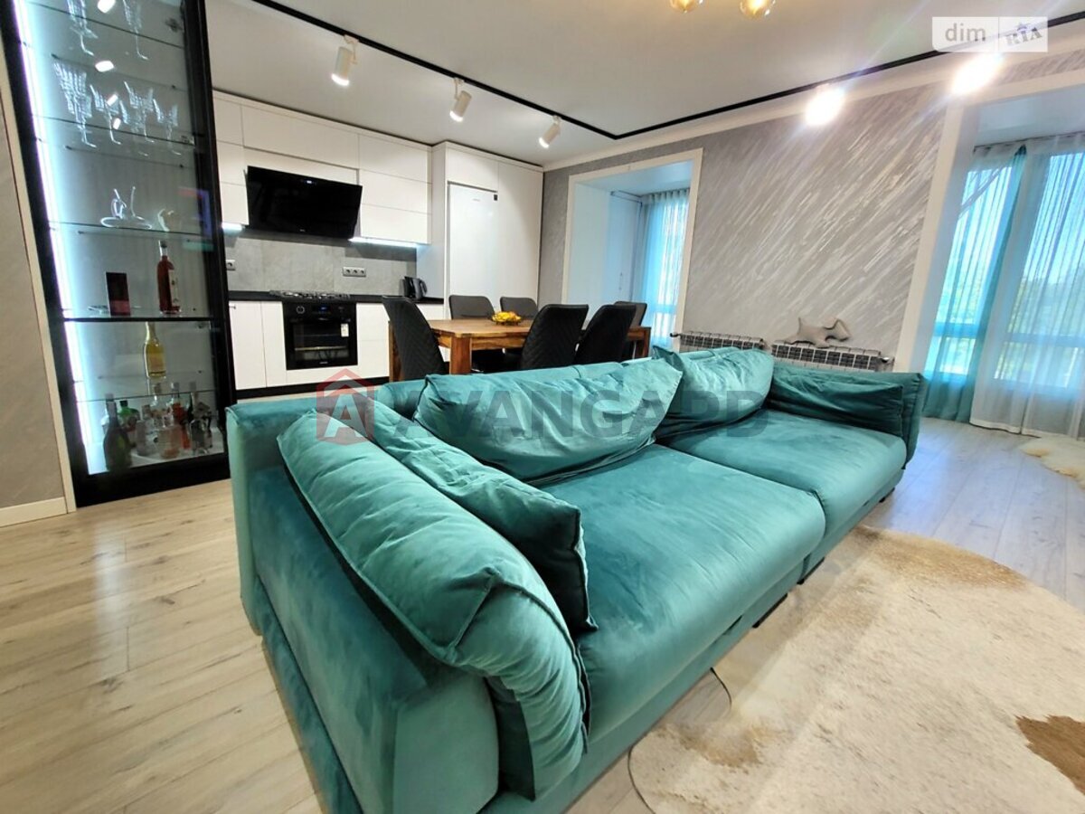 3 ��. ��������, 91/45/40 ��. �., 4/8 ������ ���� 15