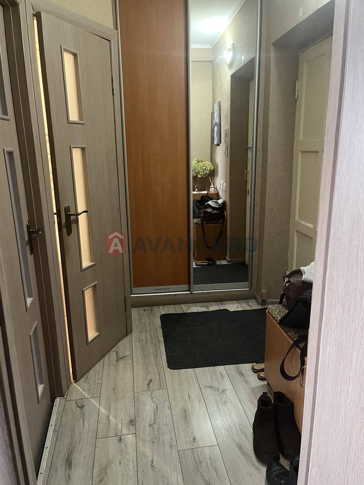 1 ��. ��������, 29/15.2/6.8 ��. �., 5/5 ������ ���� 4