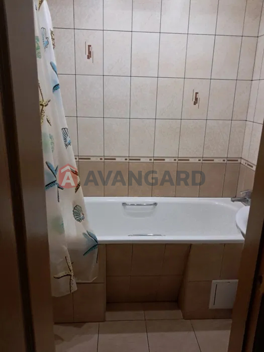 4 ��. ��������, 77/-/10 ��. �., 8/9 ������ ���� 4