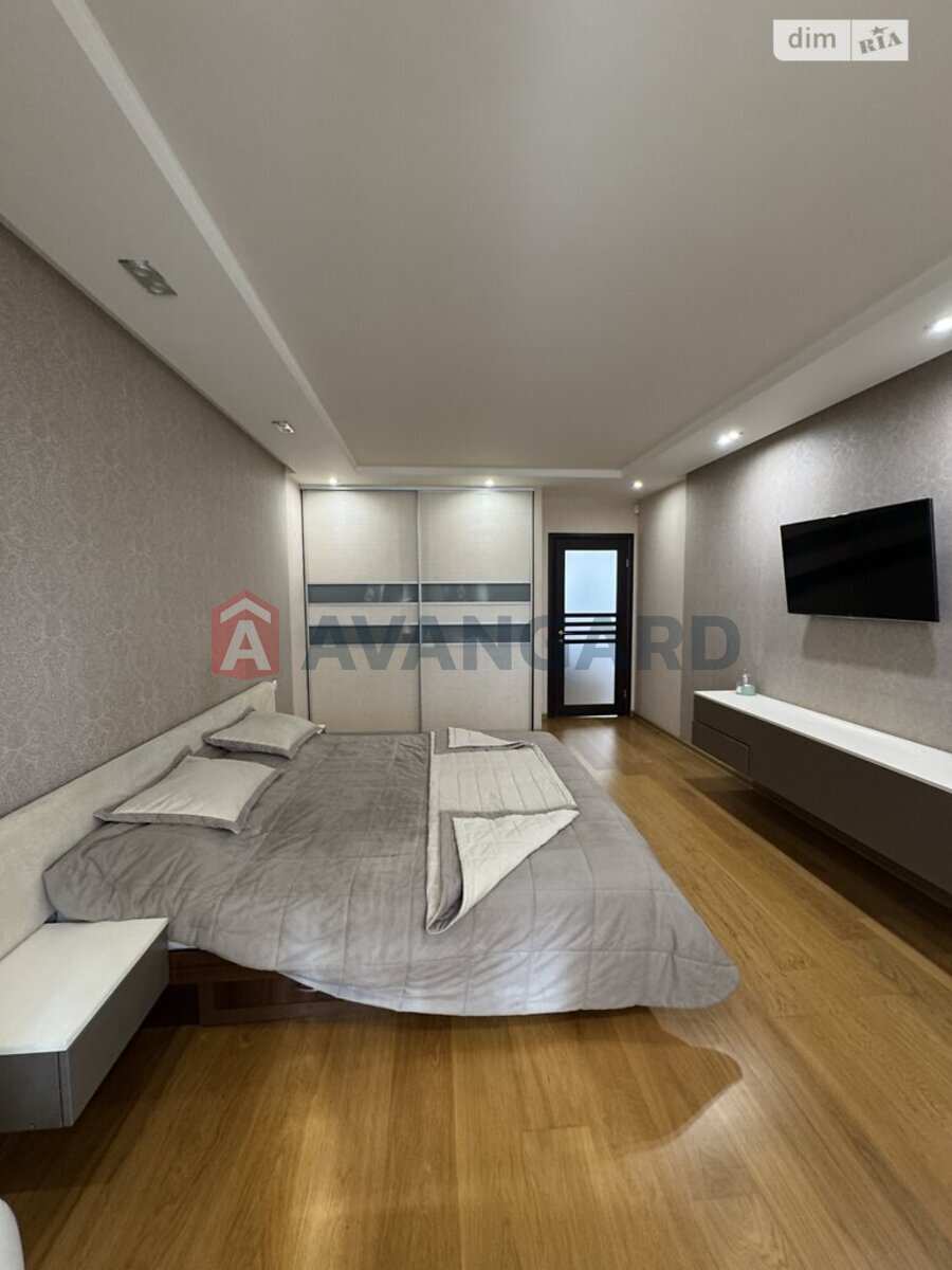 3 ��. ��������, 83/46/16 ��. �., 3/9 ������ ���� 24