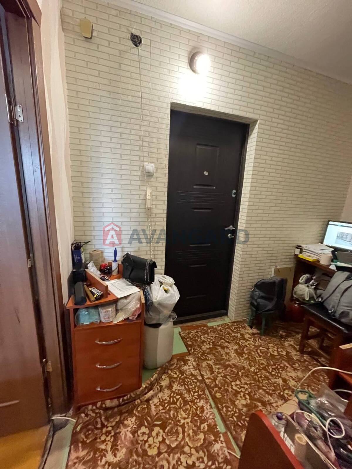 1 ��. ��������, 41,7/19,8/6,1 ��. �., 2/9 ������ ���� 8