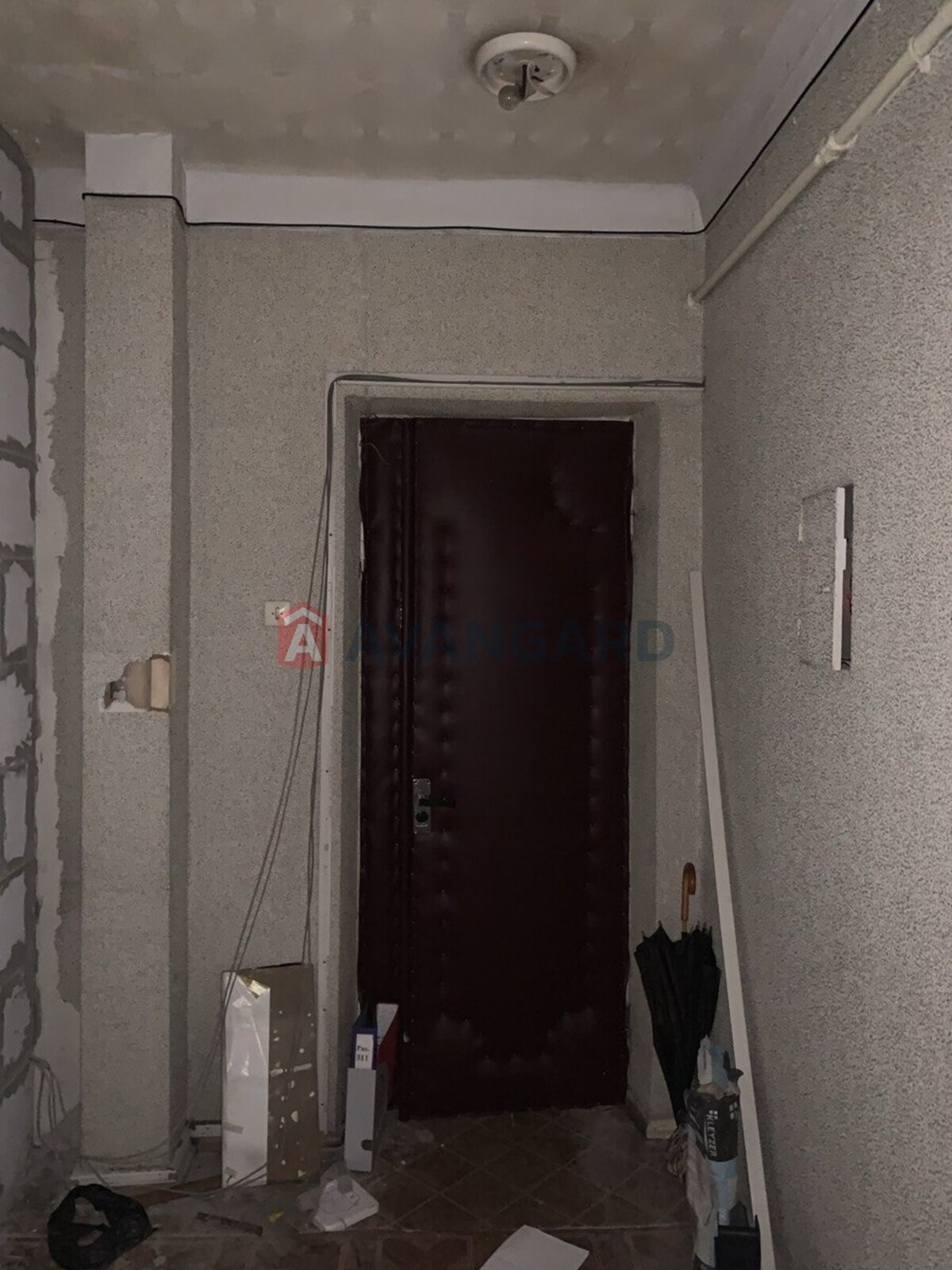 2 ��. ��������, 63/27/10 ��. �., 5/5 ������ ���� 9