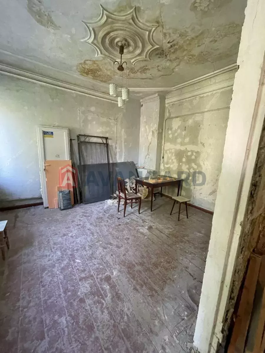 1 ��. ��������, 28/-/5 ��. �., 1/1 ������ ���� 9