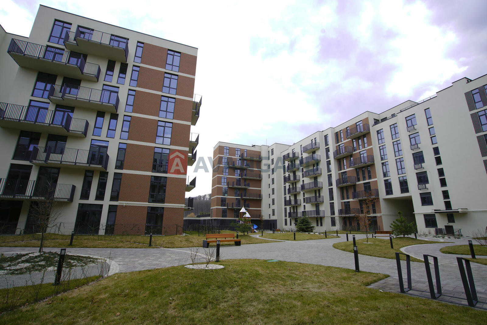 2 ��. ��������, 64.7/23.7/22.7 ��. �., 7/8 ������ ���� 4