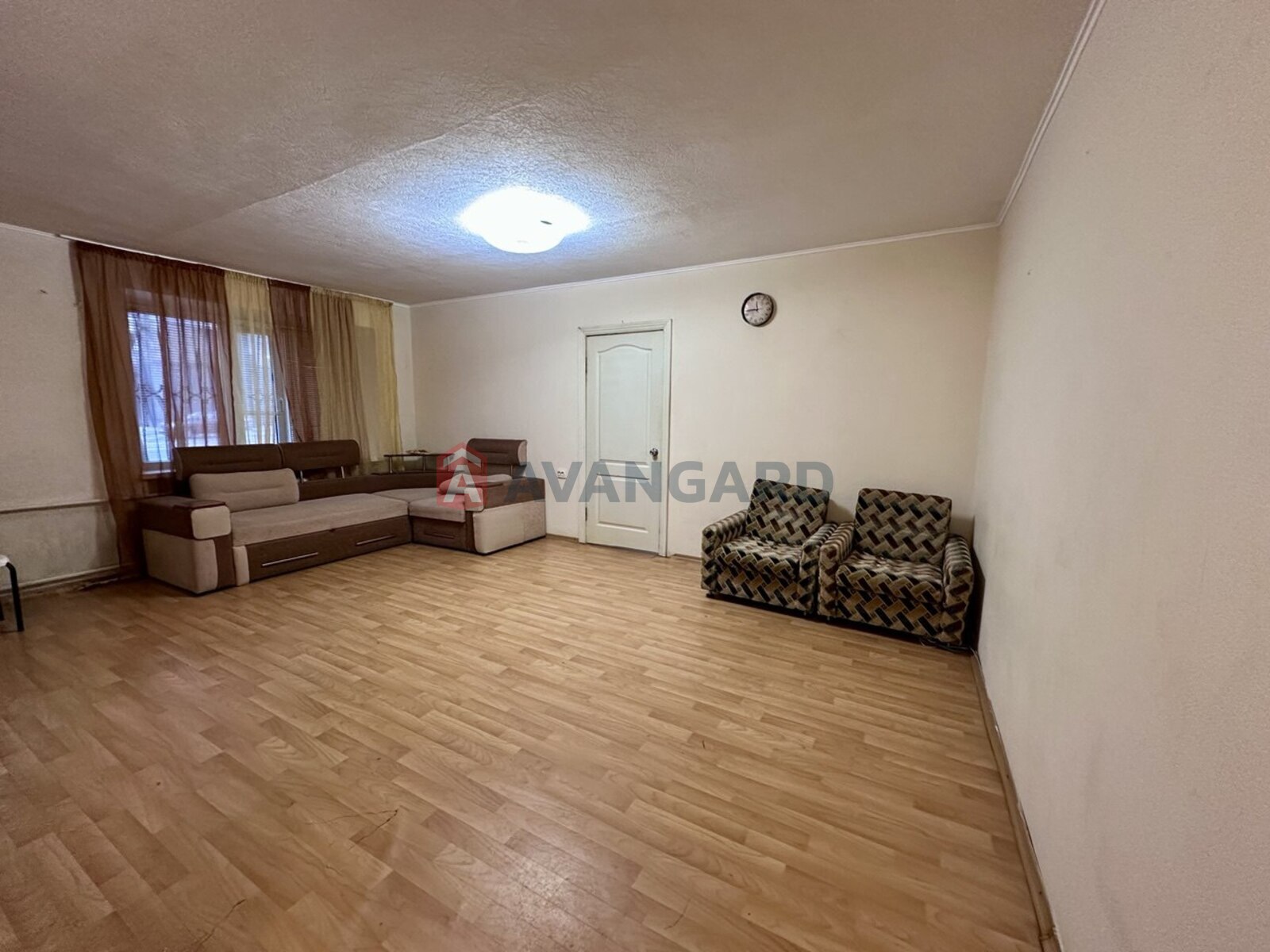 2 ��. ��������, 44,9/27,5/6,3 ��. �., 1/5 ������ ���� 6