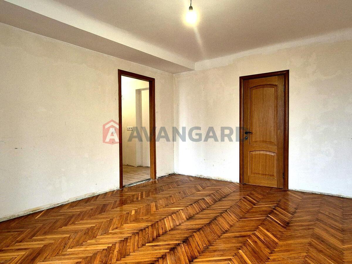 2 ��. ��������, 48.4 / 33.1 / 6.9 �? ��. �., 8/9 ������ ���� 3