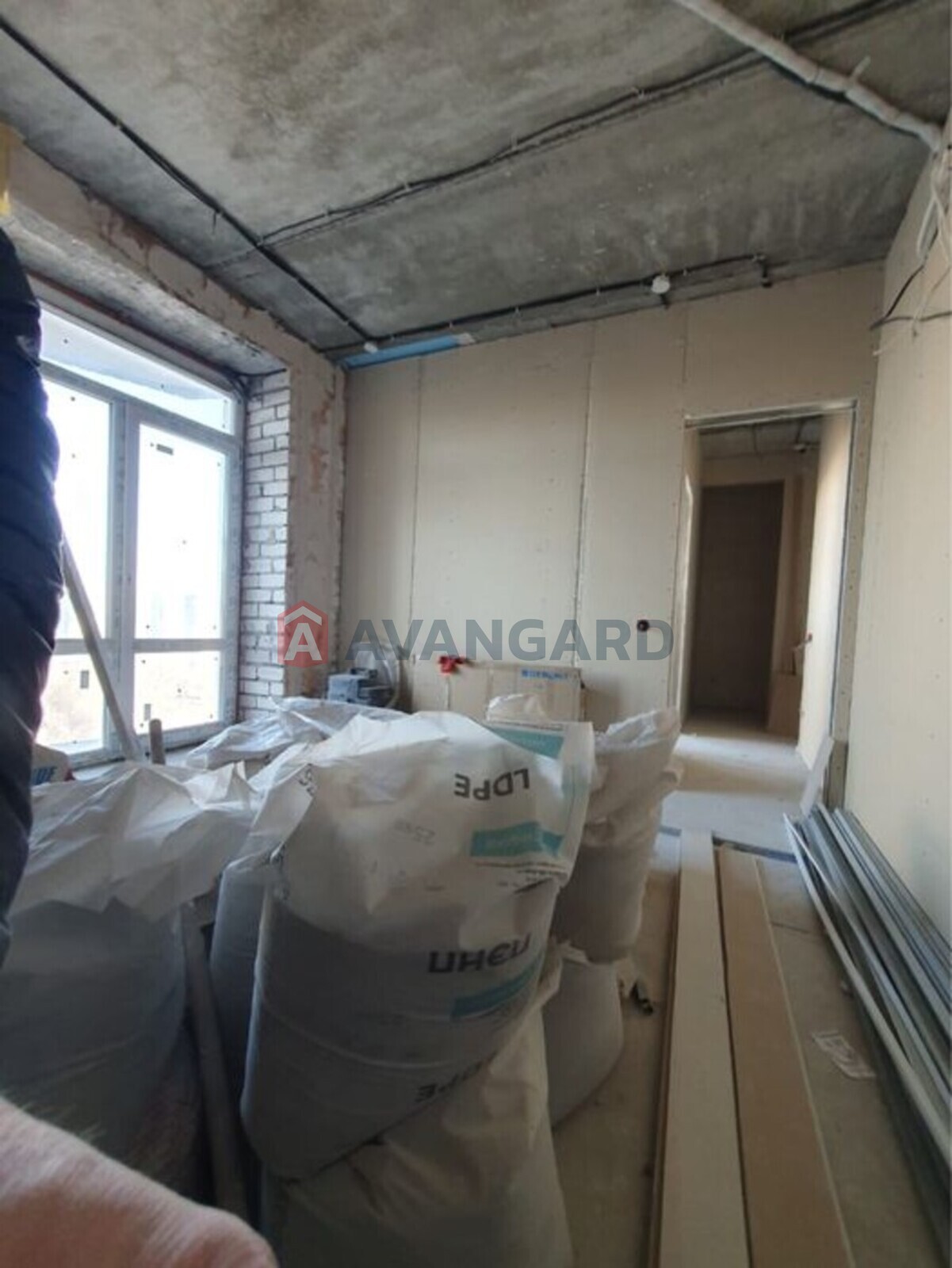 3 ����. ��������, 58/-/10 ��. �., 10/20 ���� ���� 7