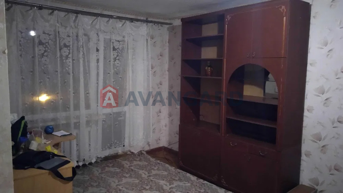 1 ��. ��������, 32/-/6 ��. �., 4/5 ������ ���� 3