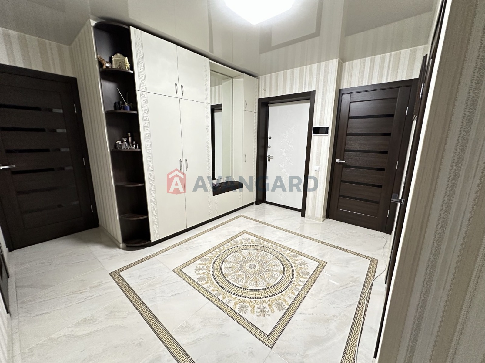 3 ����. ��������, 76/45/13.7 ��. �., 4/10 ���� ���� 6