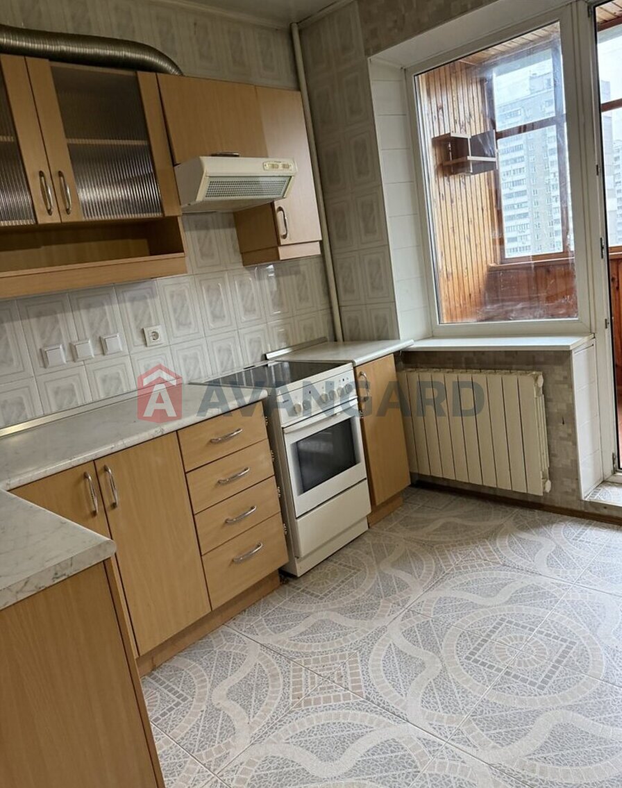 3 ����. ��������, 86/48/9 ��. �., 6/18 ���� ���� 5