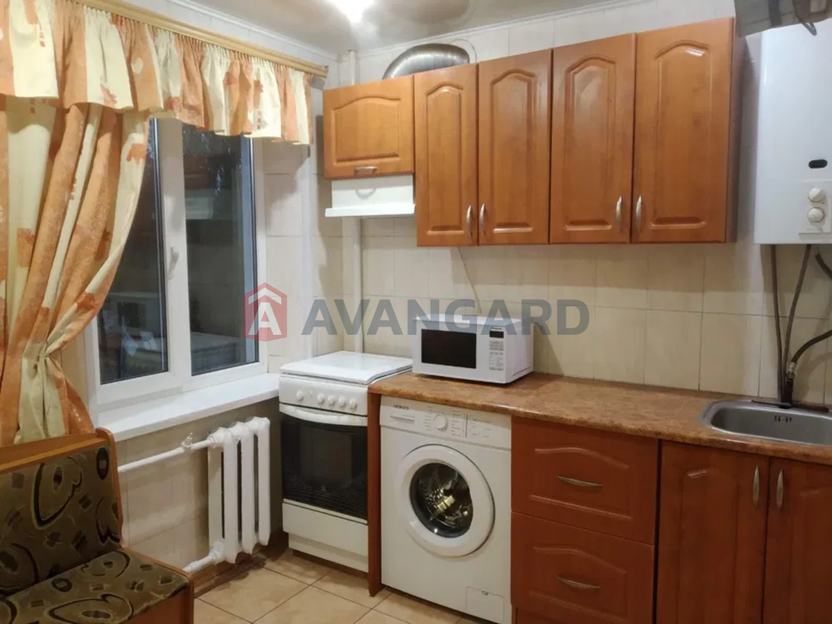 2 ��. ��������, 42/-/6 ��. �., 3/5 ������ ���� 9