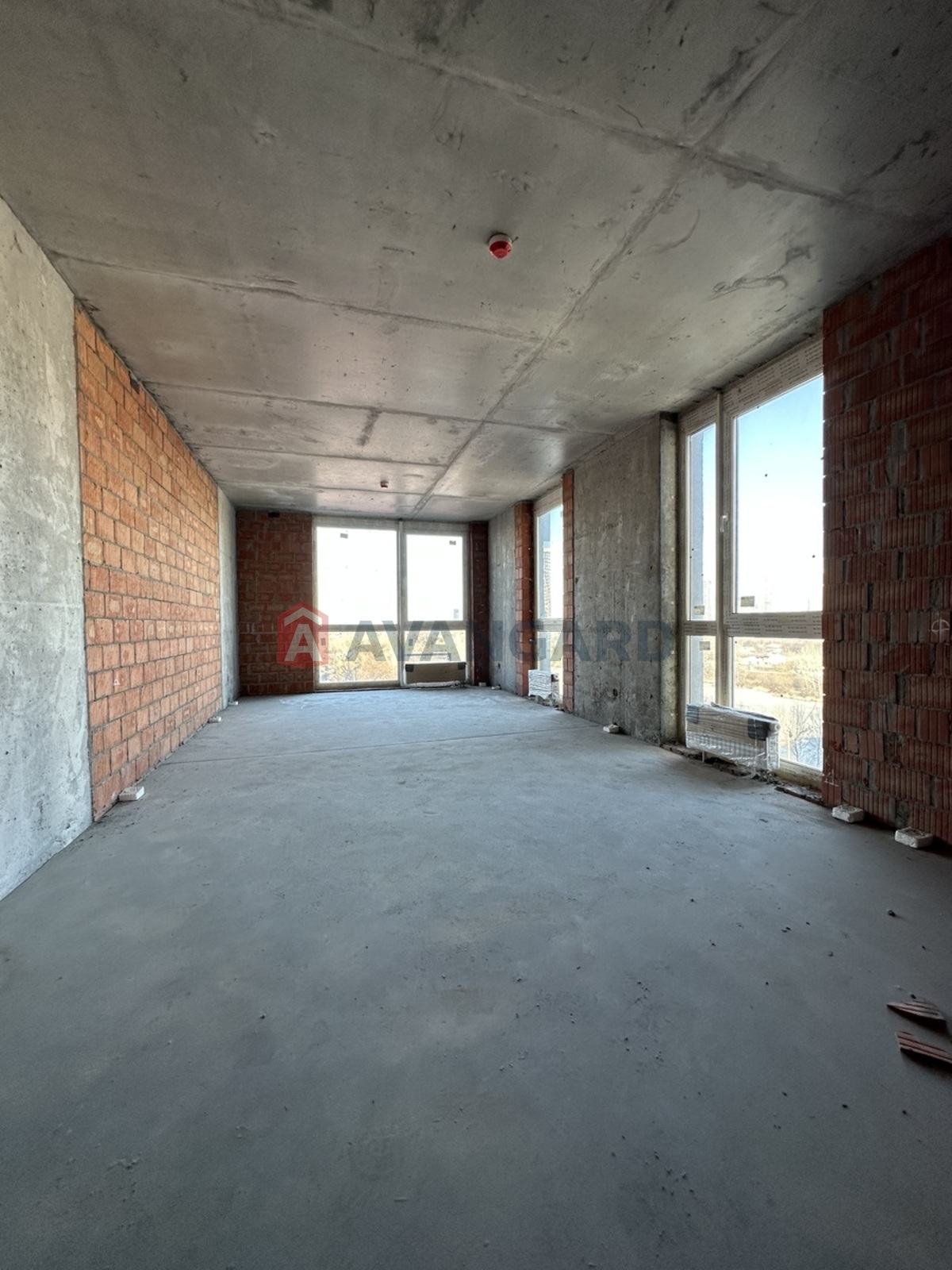 3 ��. ��������, 107/48/33 ��. �., 6/26 ������ ���� 7