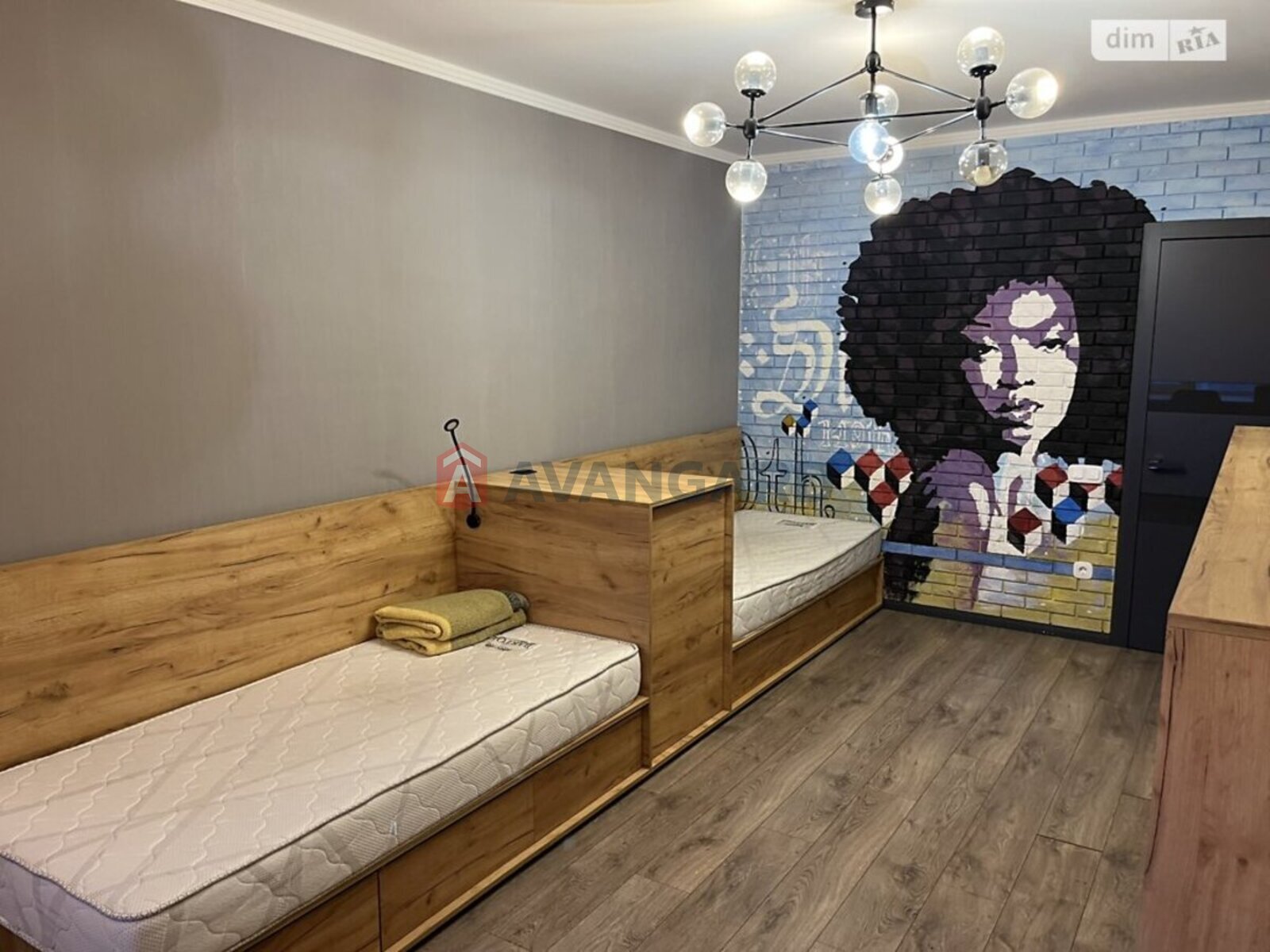 3 ��. ��������, 97/-/- ��. �., 8/10 ������ ���� 14